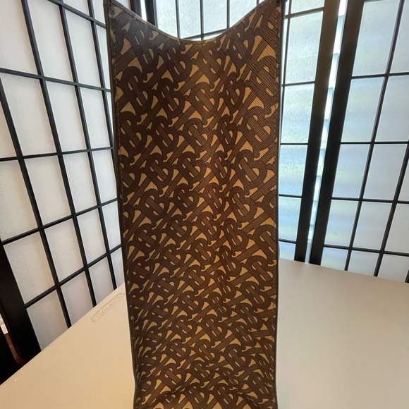 Burberry Large Monogram Stripe E-Canvas Tote Bag - Picture 6 of 12